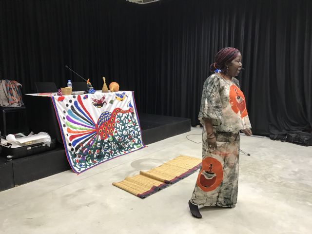 Cuentos, canciones y leyendas, de la tradición oral de Benín en la Biblioteca de Torre-Pacheco - 1, Foto 1