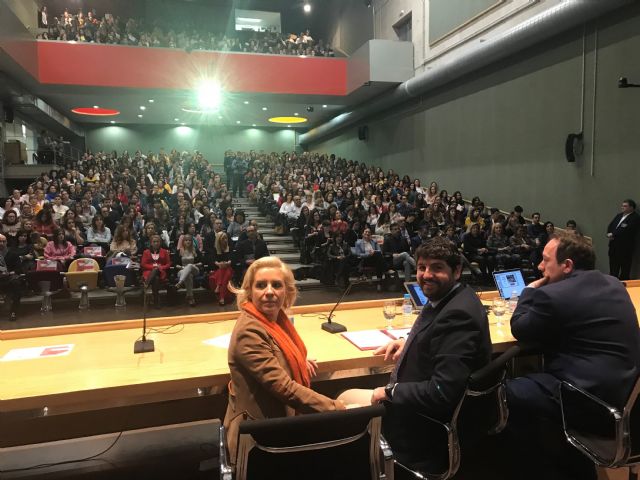 López Miras defiende la permanente innovación en el ámbito educativo si queremos avanzar y conquistar nuevos retos - 1, Foto 1