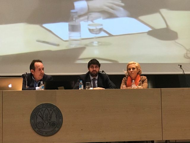 López Miras defiende la permanente innovación en el ámbito educativo si queremos avanzar y conquistar nuevos retos - 4, Foto 4