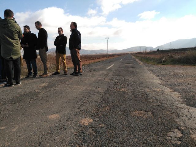 Ciudadanos exige el arreglo urgente de la carretera de El Carche - 1, Foto 1