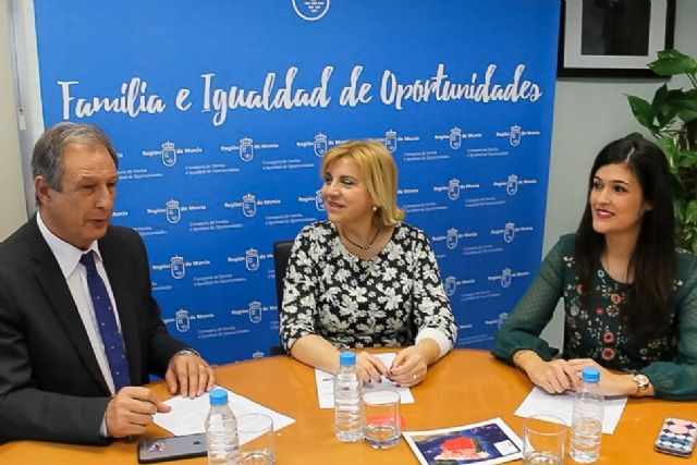 La Comunidad Autónoma colaborará con los economistas y graduados sociales para asesorar a los ciudadanos - 2, Foto 2
