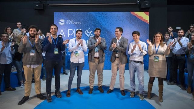 López Miras: Las políticas de empleo del PP han permitido que la Región gane 9.800 trabajadores jóvenes en solo un año - 1, Foto 1