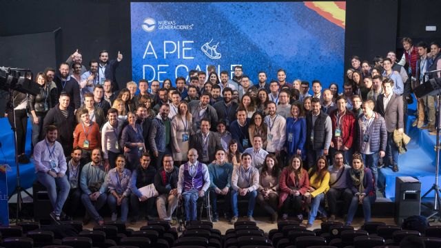 López Miras: Las políticas de empleo del PP han permitido que la Región gane 9.800 trabajadores jóvenes en solo un año - 2, Foto 2