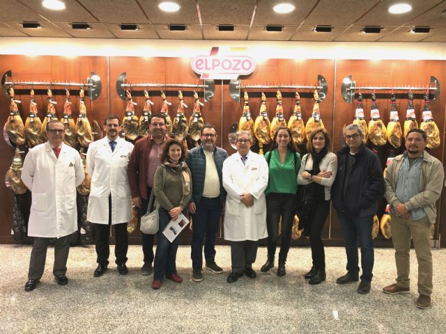 Veterinarios y nutricionistas de Panamá y Chile visitan El Pozo Alimentación - 1, Foto 1