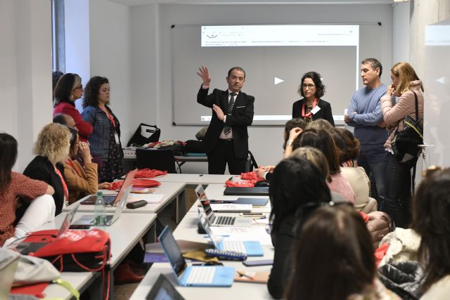 Profesores de siete países aprenden en la Universidad de Murcia cómo fomentar el emprendimiento en escolares - 1, Foto 1