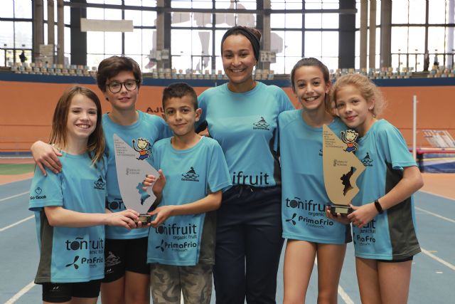 Los atletas del Club Atletismo Alhama contribuyen a los xitos de la seleccin regional, Foto 1