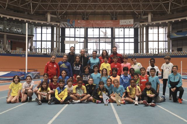 Los atletas del Club Atletismo Alhama contribuyen a los xitos de la seleccin regional, Foto 2