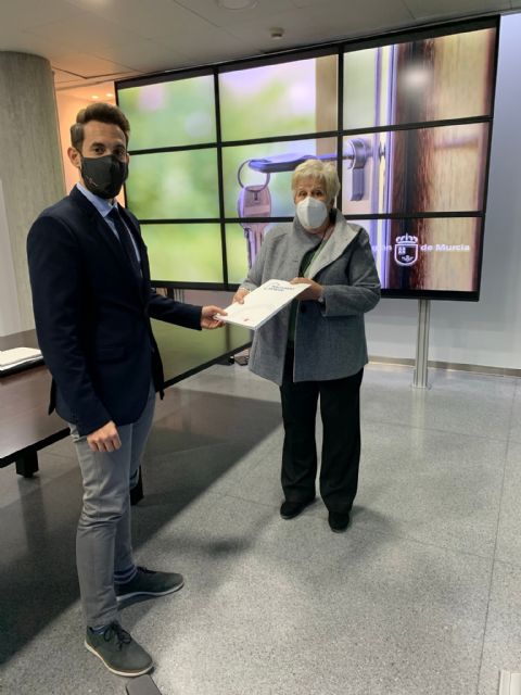 Un total de 26 familias ya son propietarias de la vivienda social donde residen desde hace 25 años - 1, Foto 1