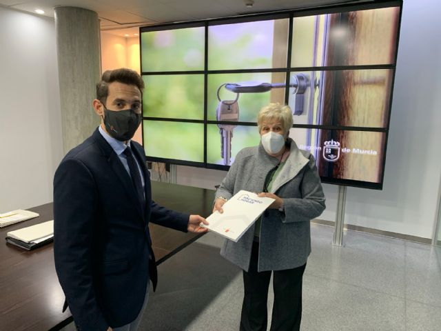 Un total de 26 familias ya son propietarias de la vivienda social donde residen desde hace 25 años - 2, Foto 2