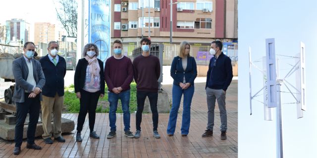 Instalan dos aerogeneradores en el campus para comprobar su rentabilidad en las ciudades - 1, Foto 1