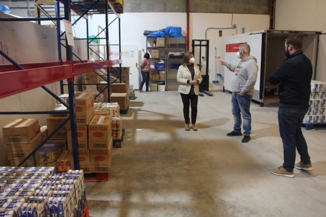 Cruz Roja y el Ayuntamiento colaboran en proyectos de ayuda alimentaria y asistencia socio sanitaria - 1, Foto 1