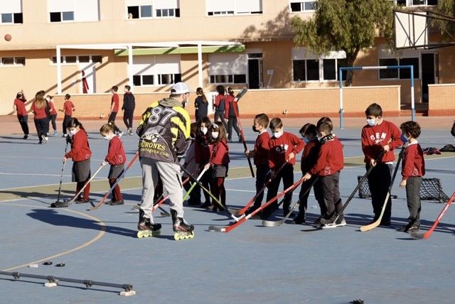 El progama ADE acerca el hockey en línea al Colegio Narval con el Club Hockey Cartagena - 1, Foto 1