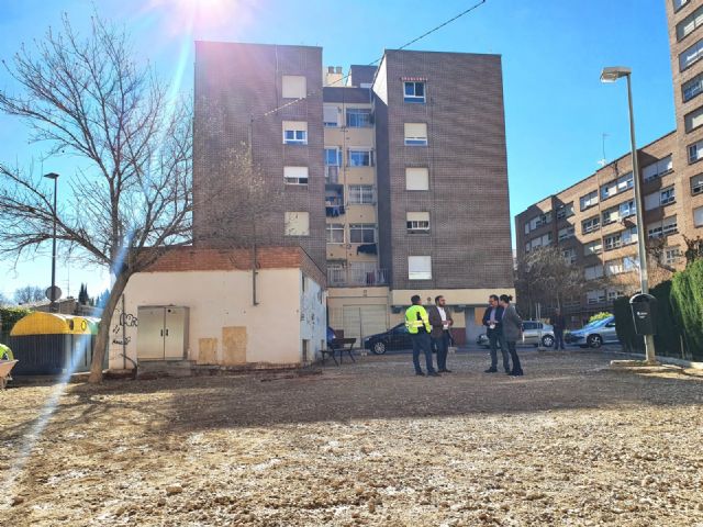 El Ayuntamiento de Lorca inicia los trabajos de renovación del pavimento del parque de la Alameda Doctor Gimeno Baduell - 2, Foto 2