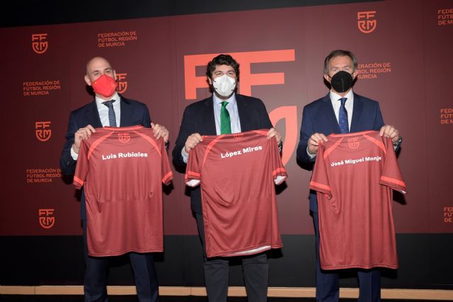 López Miras visita la Federación Murciana de Fútbol y resalta el papel del deporte como palanca económica y de recuperación - 3, Foto 3