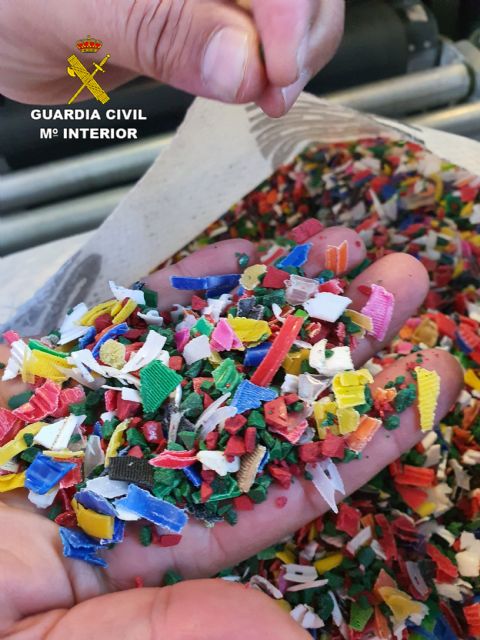 Desarticulada una organización criminal que importaba grandes cantidades de cocaína oculta entre escamas de PET - 5, Foto 5