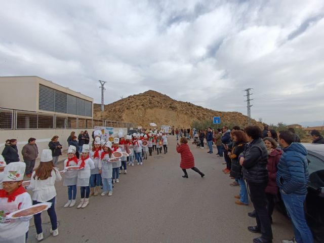 Los colegios de Puerto Lumbreras salen a la calle para celebrar el Carnaval - 1, Foto 1