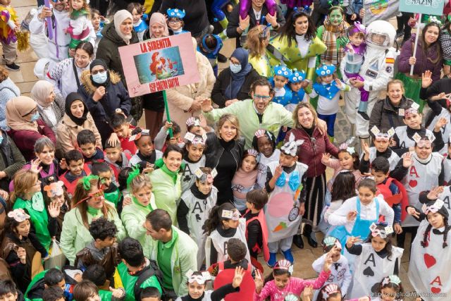 Más de un millar de estudiantes llenan las calles de la ciudad de alegría y diversión con el desfile escolar de Carnaval - 1, Foto 1
