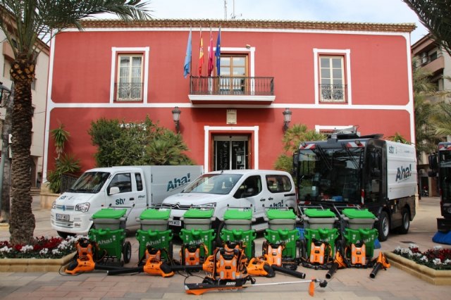 El servicio de limpieza y residuos renueva parte de su flota de vehculos y maquinaria, Foto 2