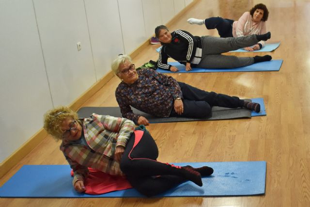 El pilates centra la mañana de deporte dominical en el polideportivo municipal - 3, Foto 3