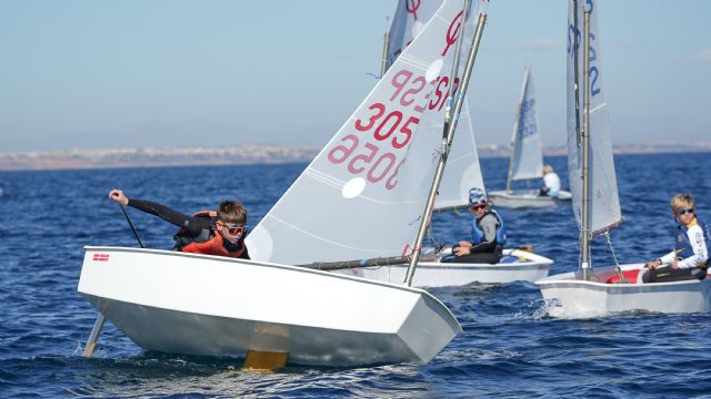 Nicolás Navarro y María Meseguer estrenan el palmarés de la Flamingo’s Optimist Race - 2, Foto 2