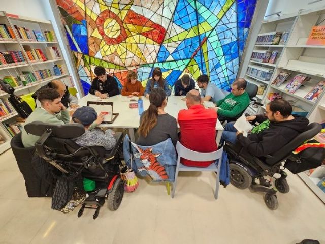 Los 19 clubes de lectura de la Red Municipal de Bibliotecas de Murcia llenan sus plazas y superan los 2.800 asistentes en 2025 - 2, Foto 2