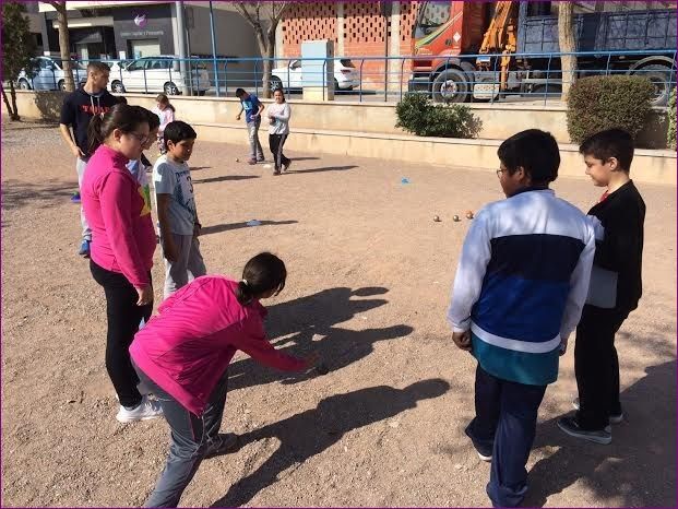 More than 550 students in grades 5 Primary and ESO 1 of all schools in Totana participate in the Day of Popular Games, Foto 9