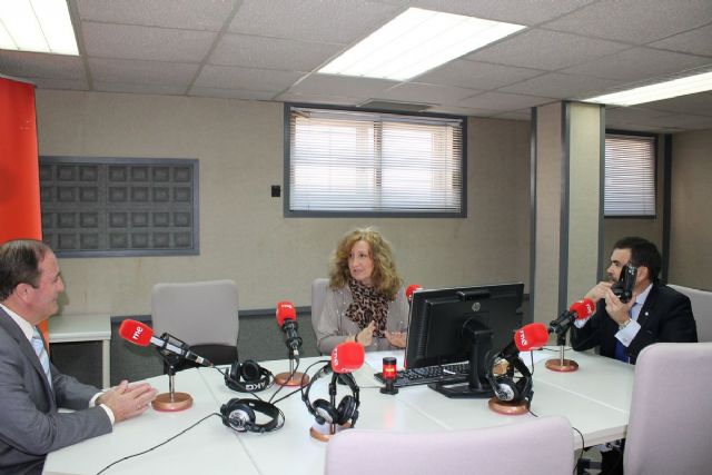 El alcalde y presidente de la Junta de Cofradías promocionan la Semana Santa cartagenera en RNE - 3, Foto 3