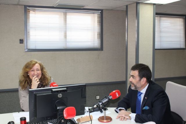 El alcalde y presidente de la Junta de Cofradías promocionan la Semana Santa cartagenera en RNE - 4, Foto 4