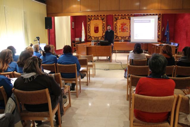 El Taller 'Emprender en Femenino' interesa a un grupo numeroso de mujeres - 2, Foto 2