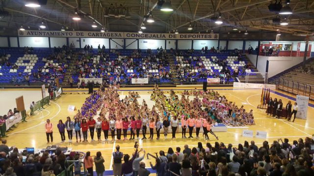 Mas de medio centenar de gimnastas se dieron cita en la XXXVII Competicion Escolar de Conjuntos de Ritmica - 1, Foto 1