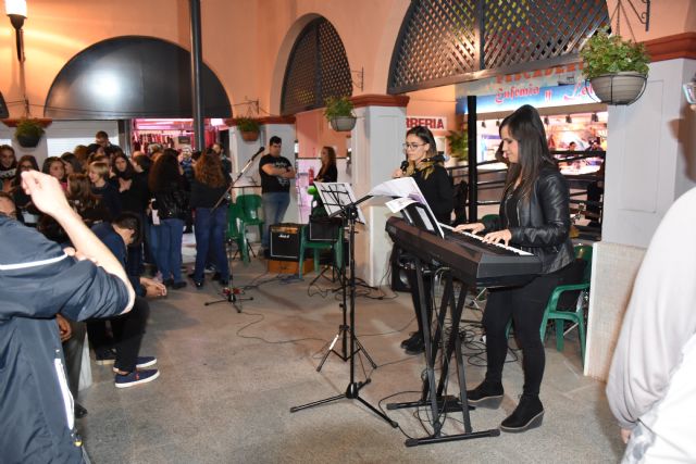 Éxito de asistencia anoche en la tercera edición del Mercado Activo celebrado en el Mercado de Abastos de Archena - 3, Foto 3