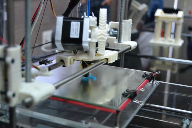 El laboratorio de Fabricación Digital de la UPCT se une al proyecto A.I.R.E. para fabricar material sanitario en 3D ante la crisis del coronavirus - 1, Foto 1