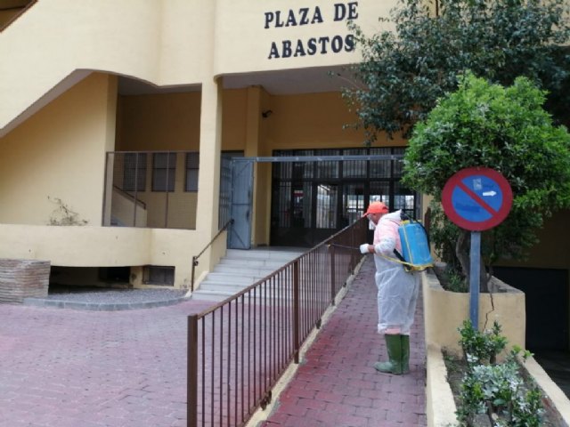 Limpieza desinfectante en calles como medida preventiva COVID-19 - 1, Foto 1