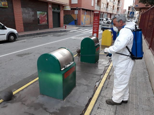 El Ayuntamiento incrementa las medidas de desinfección de los contenedores de recogida de residuos - 2, Foto 2