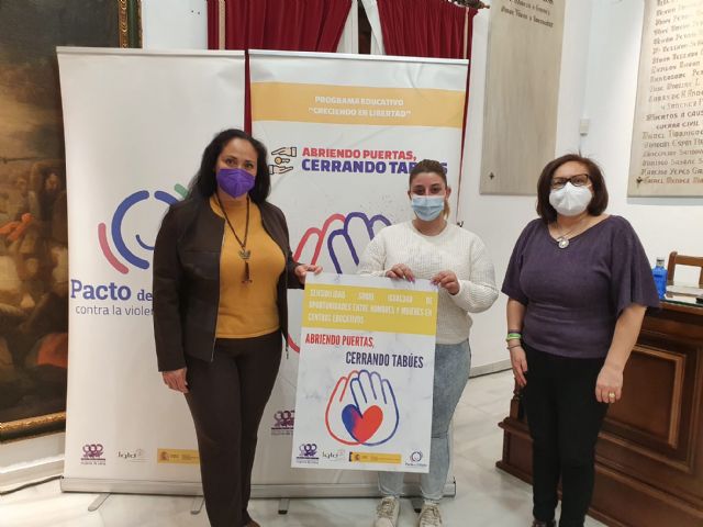 La Concejalía de Igualdad participa junto a la Federación de Organizaciones de Mujeres de Lorca en el proyecto 'Abriendo puertas, cerrando tabúes' - 1, Foto 1