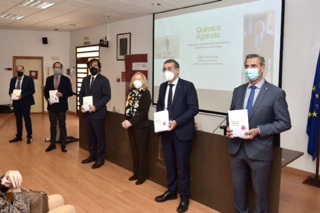 La Universidad de Murcia rinde homenaje al profesor Alberto Barba, fallecido el año pasado - 1, Foto 1