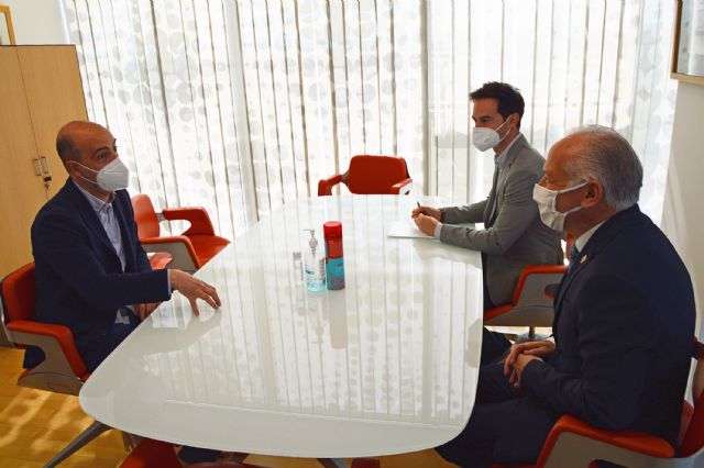 La pasarela peatonal entre La Loma torreña y La Ribera de Molina, muy cerca - 2, Foto 2