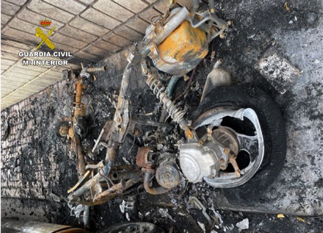La Guardia Civil esclarece el incendio intencionado de varios vehículos en Ceutí - 2, Foto 2