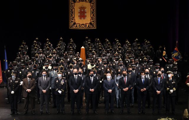 El Alcalde Serrano reafirma su compromiso de seguir aumentando la plantilla de Policía Local y anuncia la puesta en marcha de un Plan de Modernización de la flota policial - 5, Foto 5