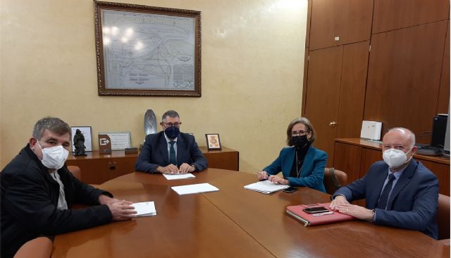 Urrea ha mantenido una reunión de trabajo con la Directora Gerente de EMUASA - 1, Foto 1