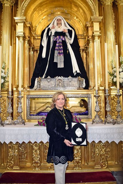 Presentado del XXXI Cartel de Semana Santa, el Anuario “Soledad” y entrega de las pastas a la Pregonera 2022 de Alcalá del Río - 5, Foto 5