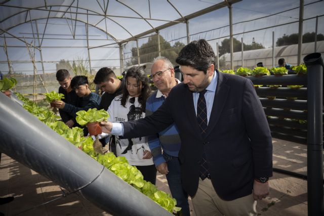 López Miras anuncia una nueva convocatoria con 8 millones para la incorporación de 200 jóvenes al sector agrario - 1, Foto 1