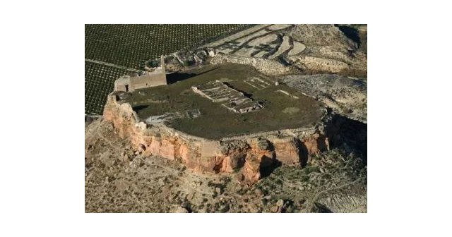 El Ayuntamiento llega a un acuerdo para la adquisición del Castillo de Alcalá (Puebla de Mula) - 1, Foto 1