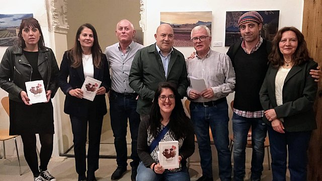Nueve escritoras ciezanas reunidas en una publicación con motivo del 8M - 1, Foto 1