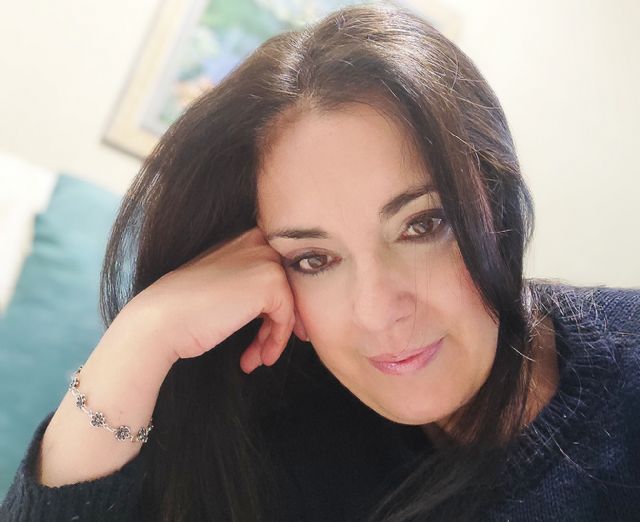 Charo Bernal Celestino: Para mí la poesía es el lugar donde me pierdo, me encuentro, me perdono y me redimo - 2, Foto 2