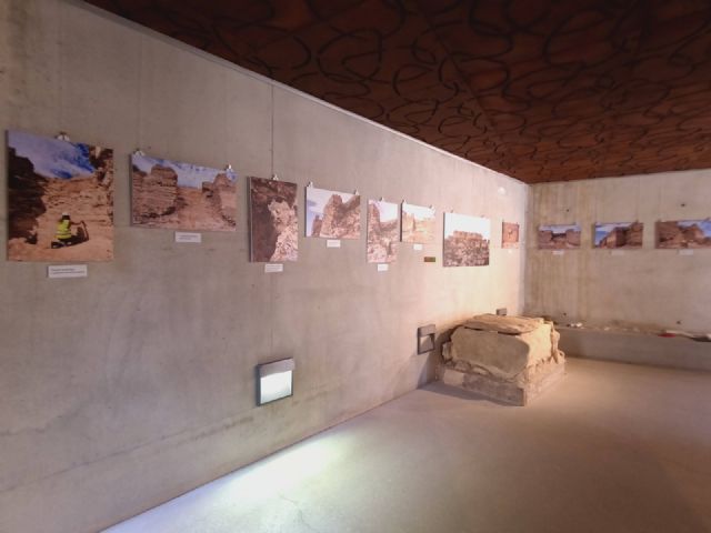 Una exposición de fotos ilustra los secretos hallados en las excavaciones del Castillejo de Monteagudo - 1, Foto 1