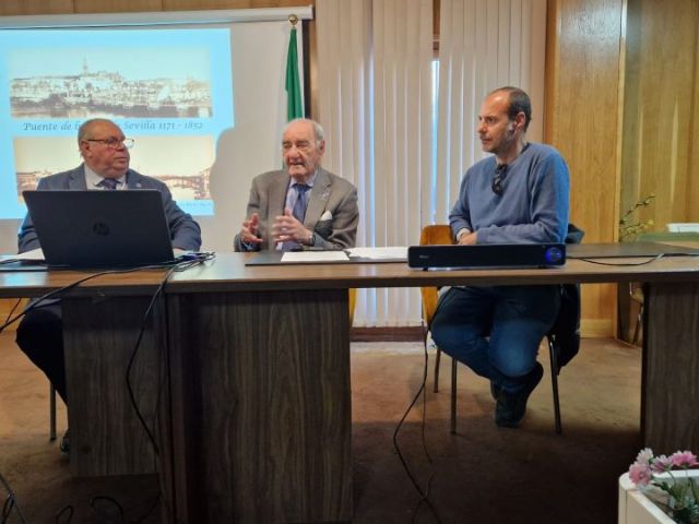 Sociedad. Sevilla . El Puente de Barcas: Un Encuentro con el Rio Guadalquivir a través de la Literatura - 1, Foto 1