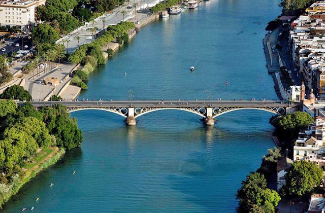 Sociedad. Sevilla . El Puente de Barcas: Un Encuentro con el Rio Guadalquivir a través de la Literatura - 3, Foto 3