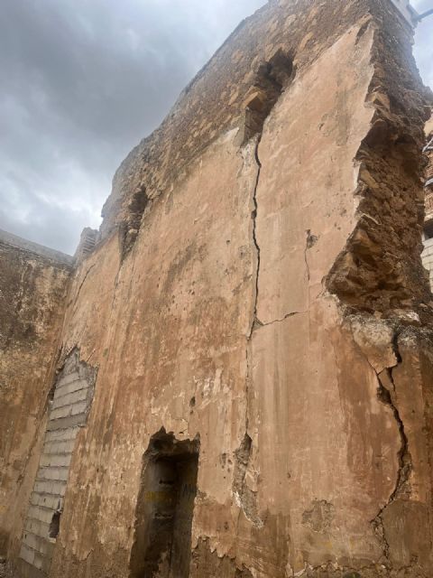 El alcalde apela al Ministerio para realizar una intervención de urgencia en la iglesia de San Juan ante los derrumbes detectados en los últimos días - 1, Foto 1