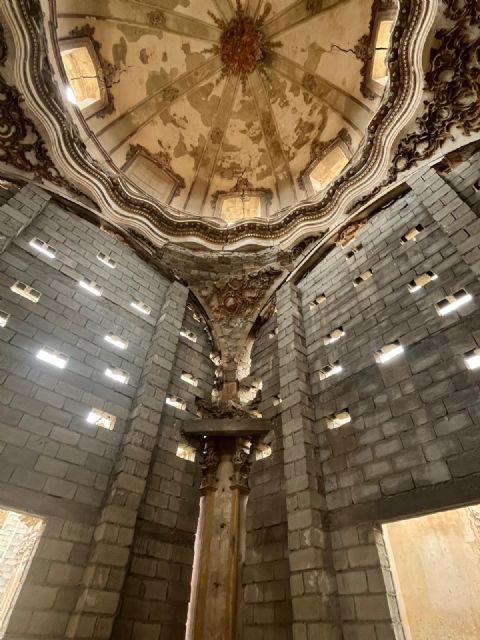 El alcalde apela al Ministerio para realizar una intervención de urgencia en la iglesia de San Juan ante los derrumbes detectados en los últimos días - 4, Foto 4